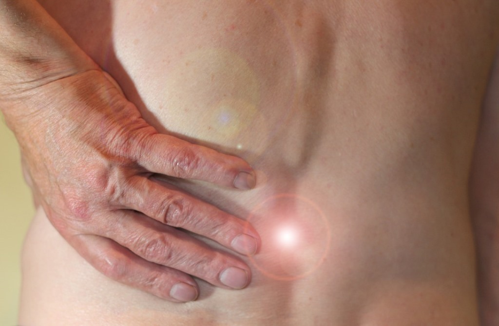 dolor ardiente justo encima de la ingle