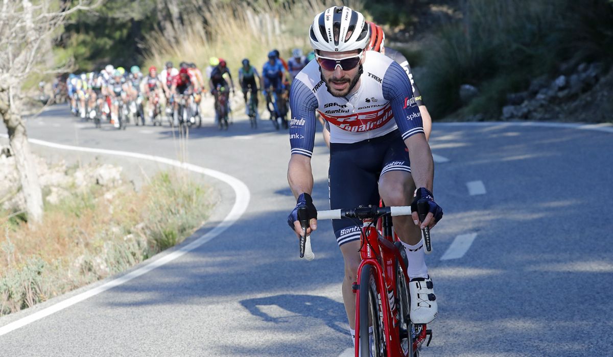 Julien Bernard (Trek Segafredo), tirando del pelotón (Photo Gomez Sport)
