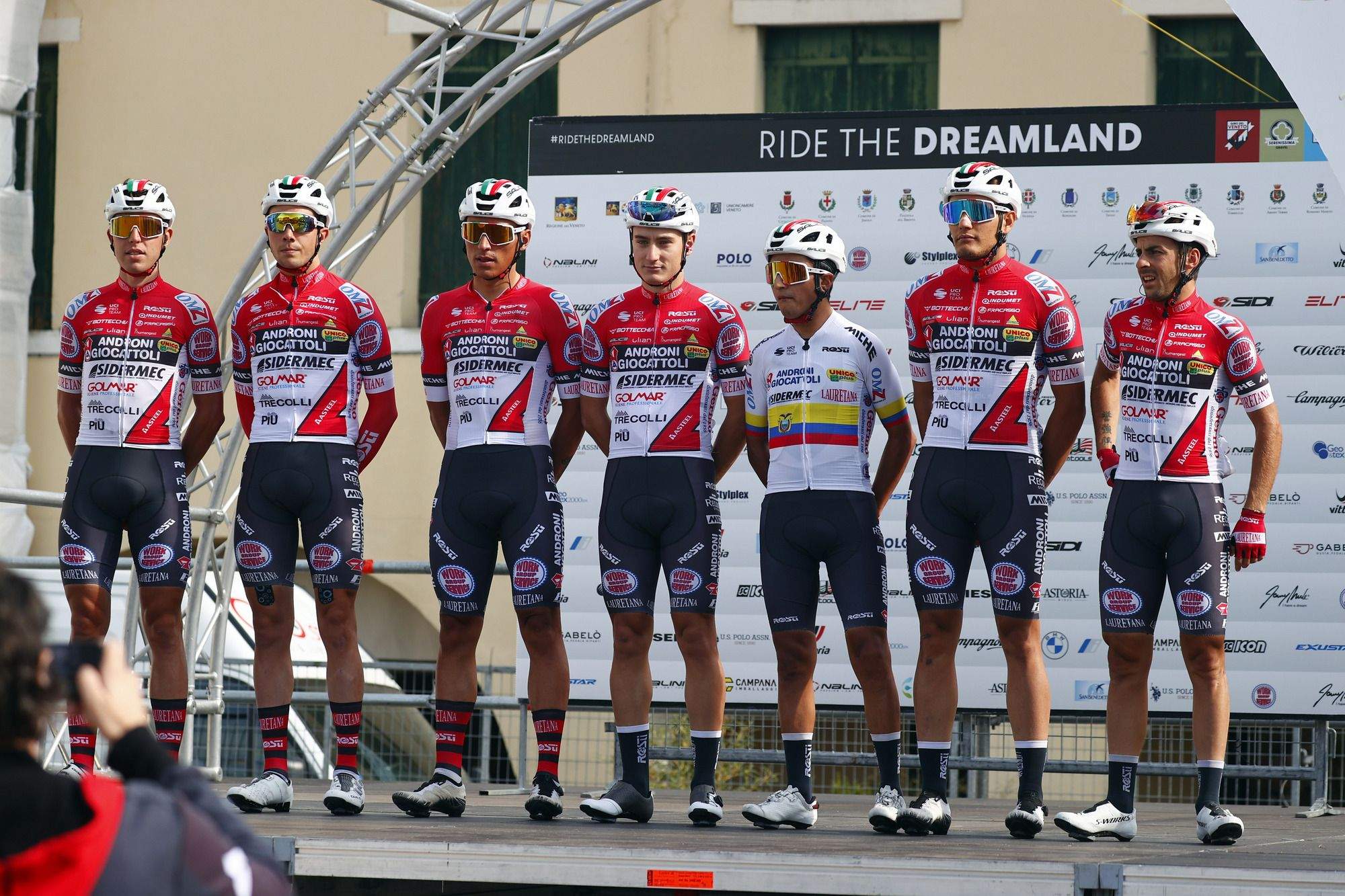 El equipo Androni- Giocattoli, durante el pasado Giro del Véneto