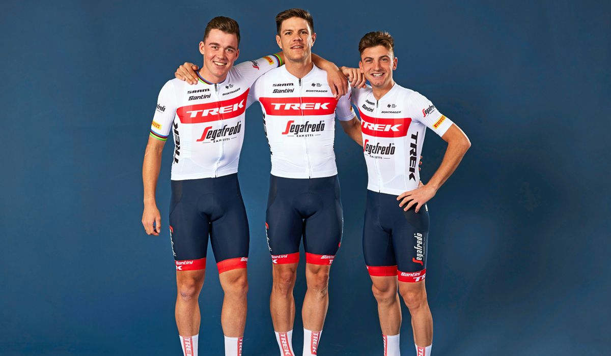 Pedersen, Stuyven y Ciccone posan con la nueva equipación del Trek Segafredo