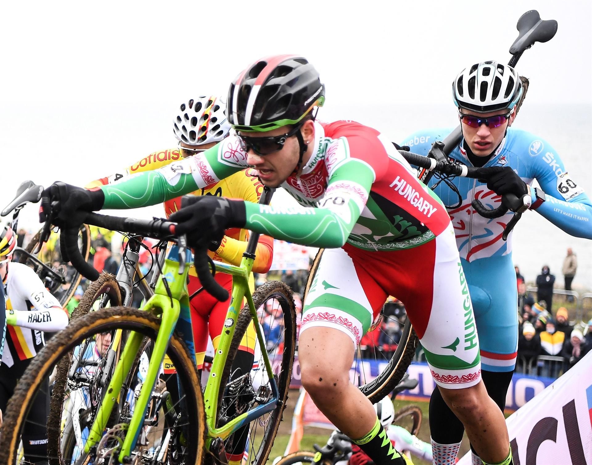 El ciclocrós, el gravel y la pista afinan la forma del ciclista en ruta