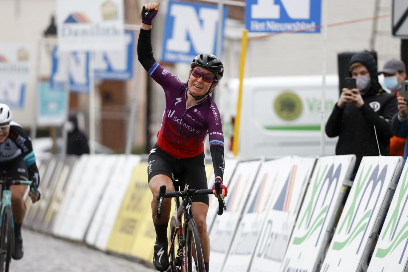 Amy Pieters, triunfadora en la Nokere Koerse