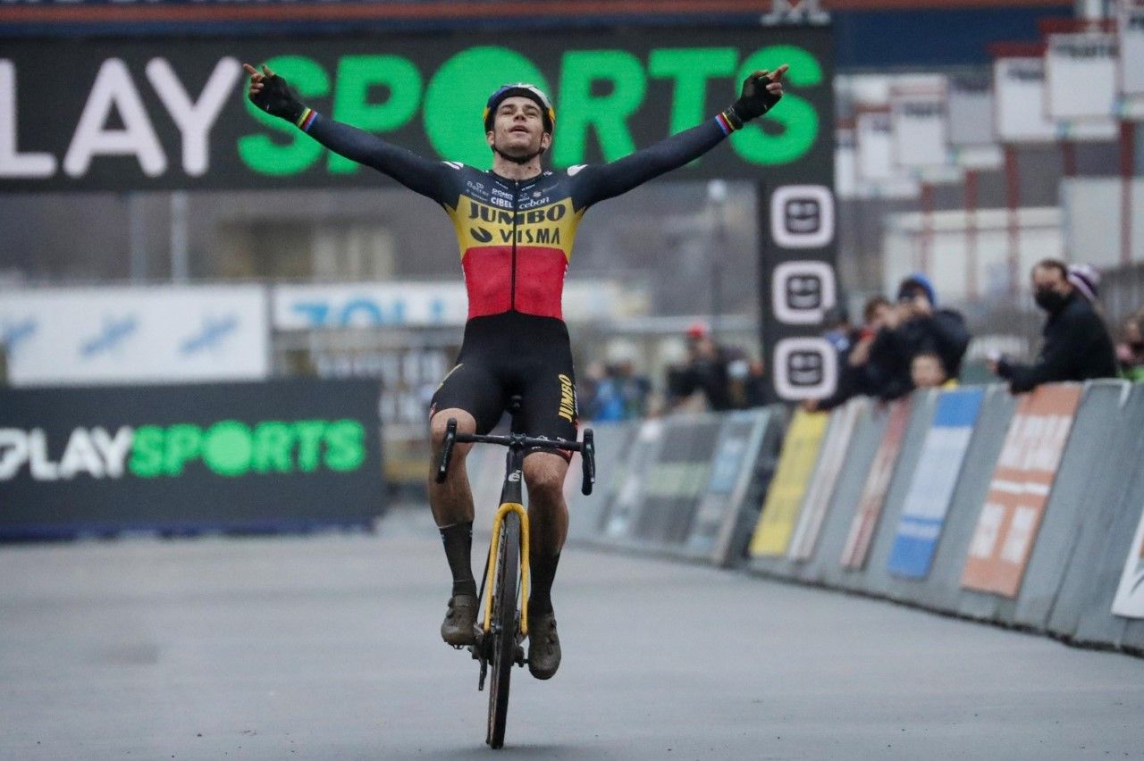 Wout Van Aert suma y sigue