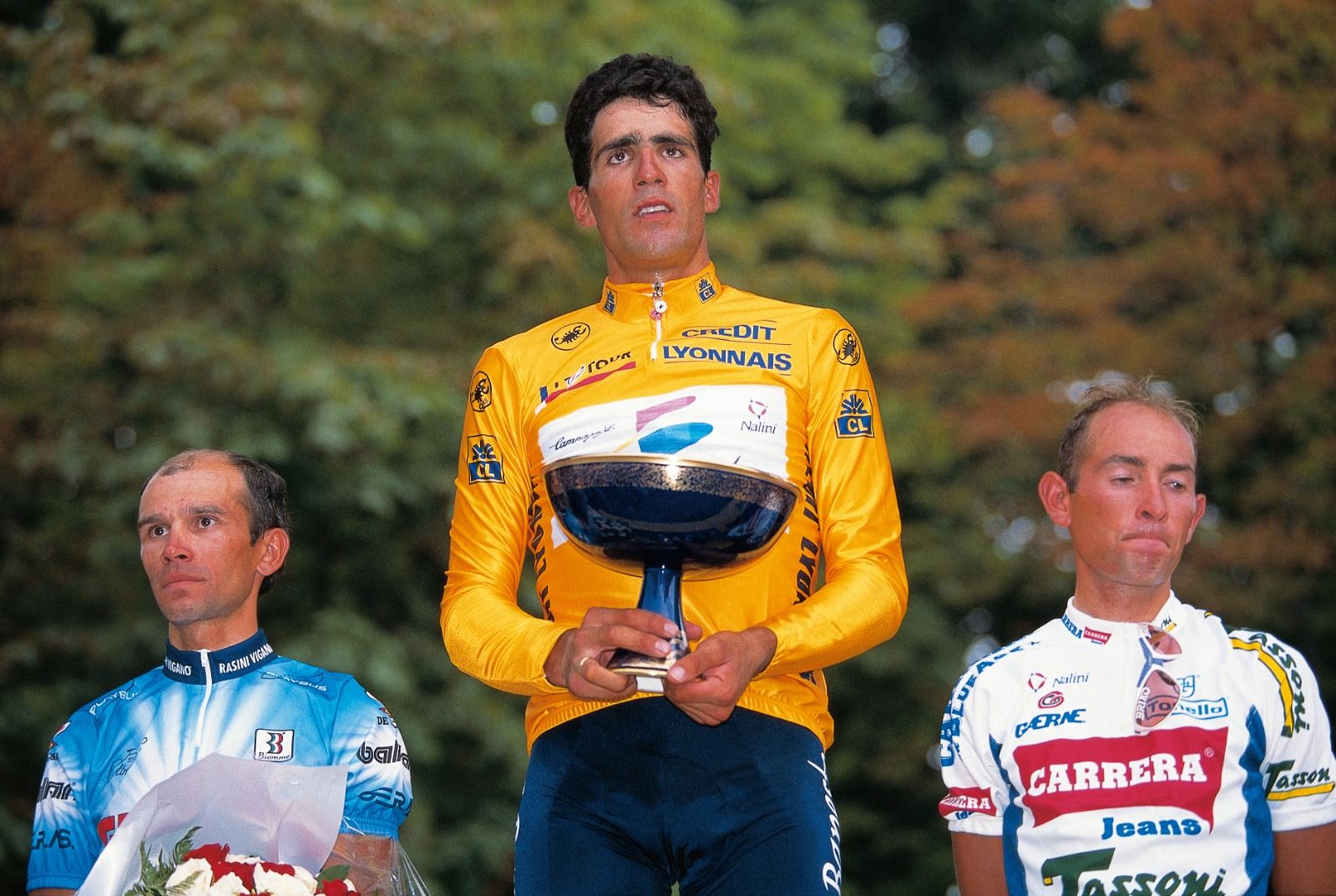 Miguel Indurain, en lo más alto del Tour de Francia