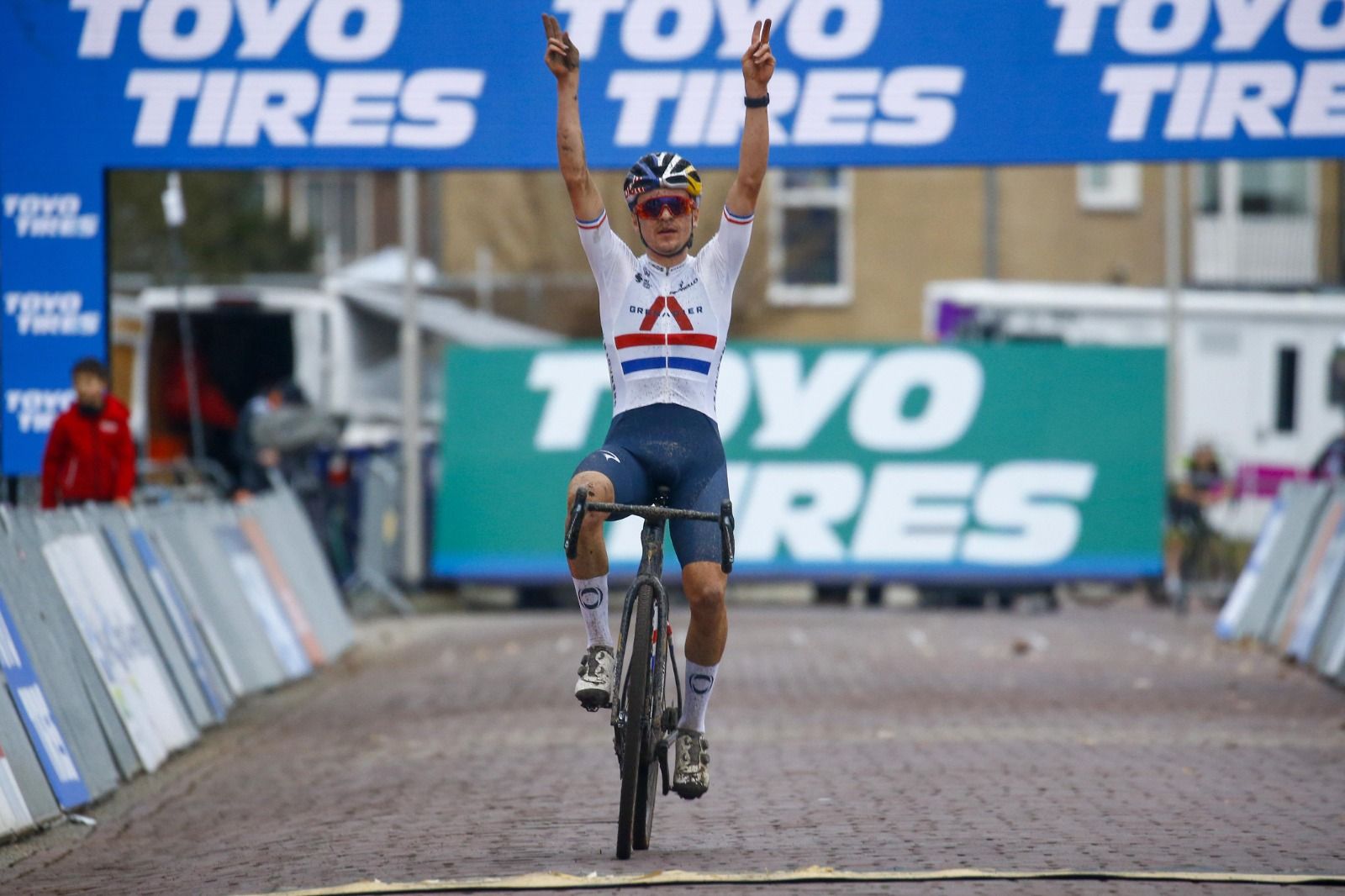 Tom Pidcock, triunfador en la Copa del Mundo de Hulst