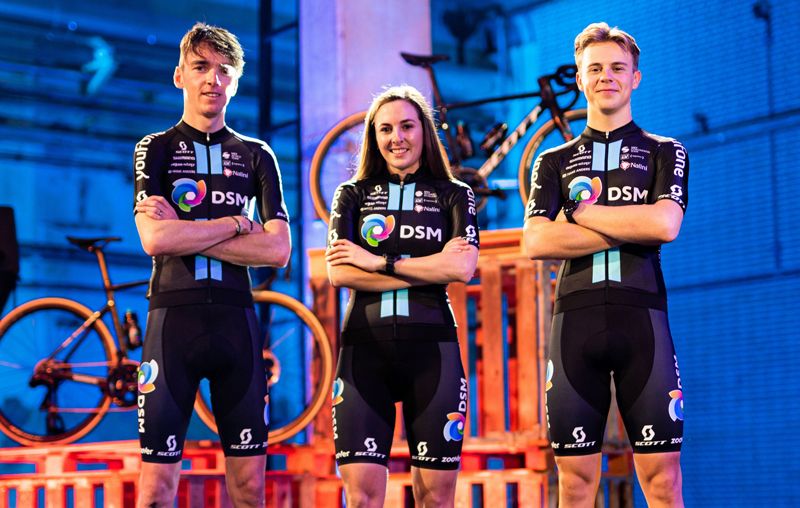 15 Team DSM