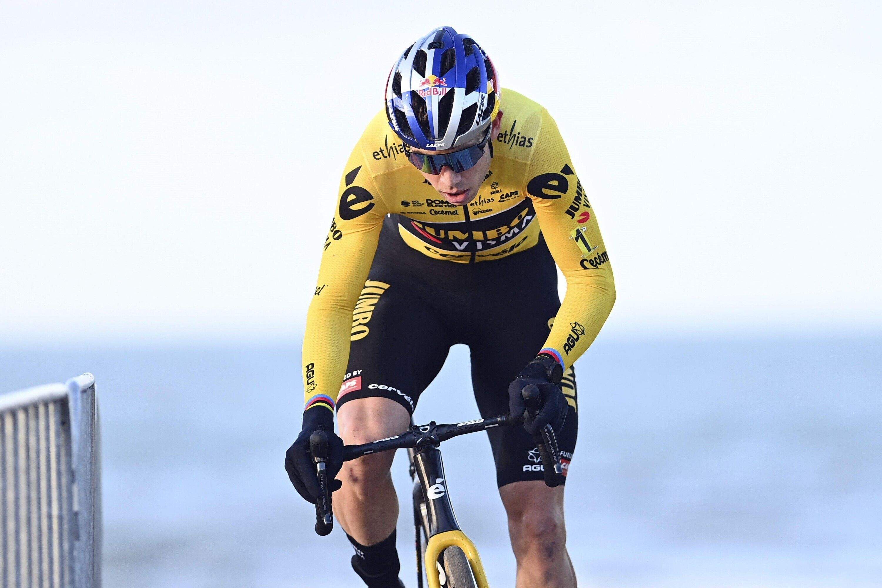 Wout Van Aert mantiene su maillot de campeón de Bélgica de ciclocross