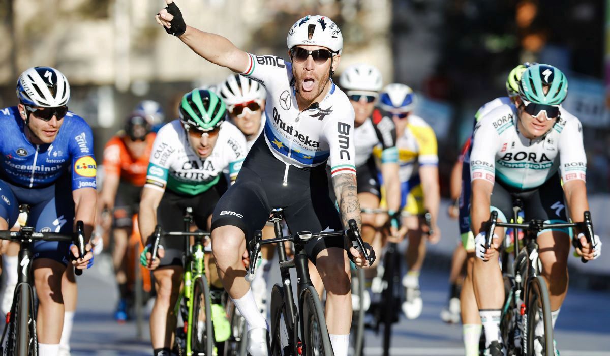 Giacomo Nizzolo se impuso en la Clasica de Almeria 2021 por delante de Florian Sénéchal y Martin Laas 