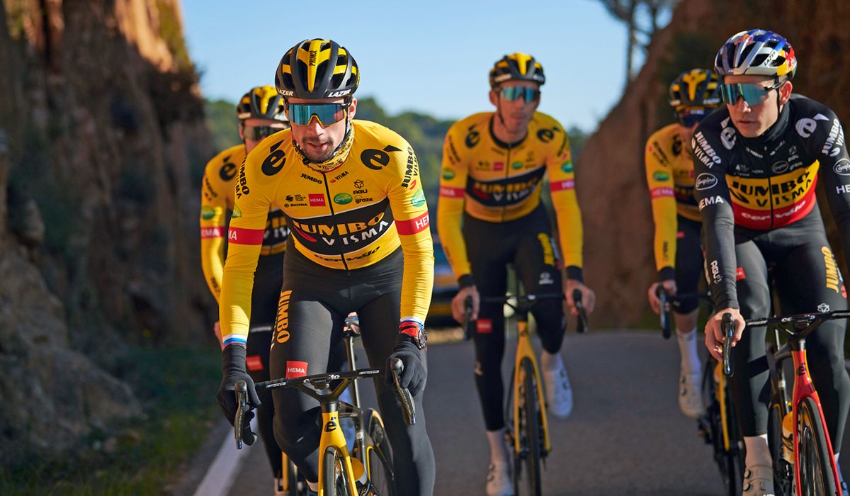 Jumbo Visma da por finalizada su concentración en Alicante tras un positivo por COVID
