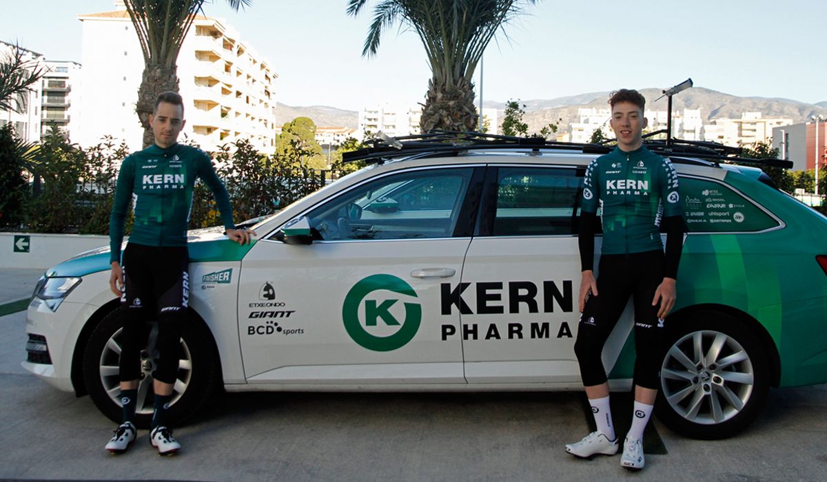 Roger Adrià y José Félix Parra amplían sus contratos con el Equipo Kern Pharma