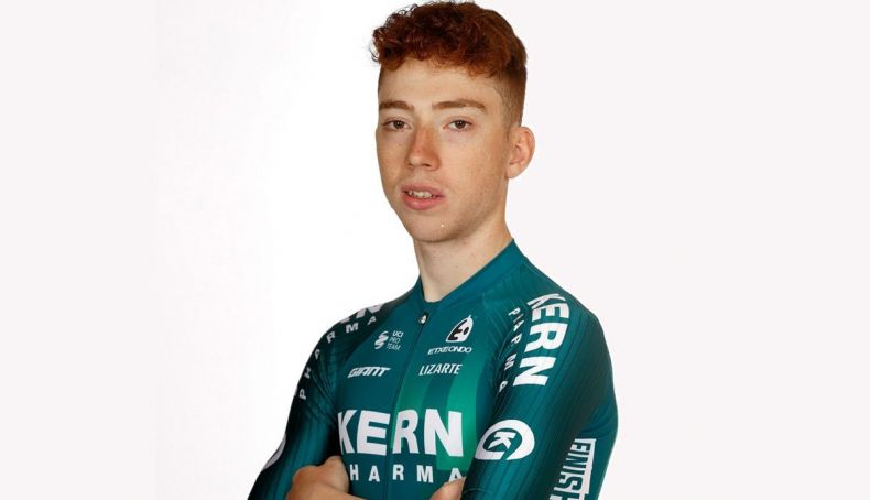 roger adria luciendo la nueva equipacion del kern pharma para 2022 roger adria luciendo la nueva equipacion del kern pharma para 2022