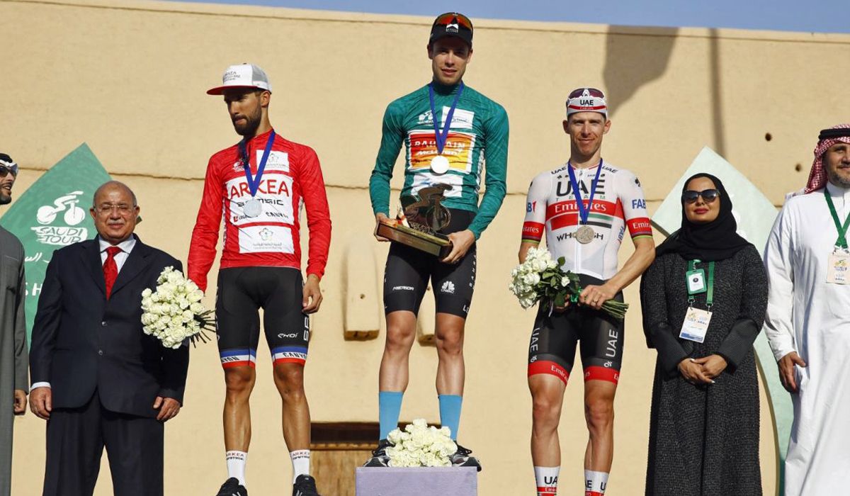 Podio final de la última edición del Saudi Tour, en 2020, con Phil Bauhaus, Nacer Bouhanni y Rui Costa