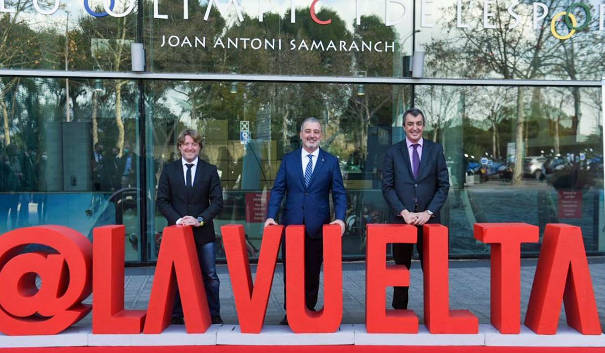 Jaume Collboni, David Escudé, y Javier Guillén, tras el acto de hoy