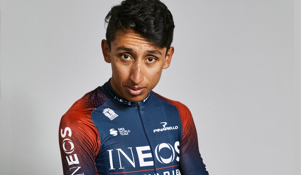 Egan Bernal, con éxito de la columna de sus fra...