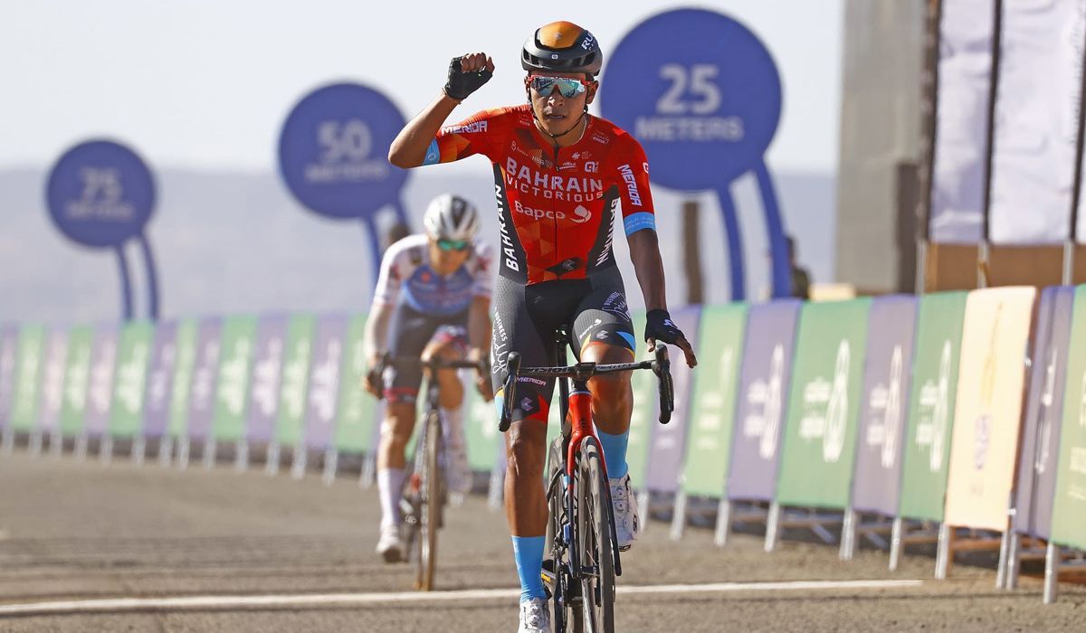 Santiago Buitrago estrena su palmarés profesional y conquista el liderato del Saudi Tour