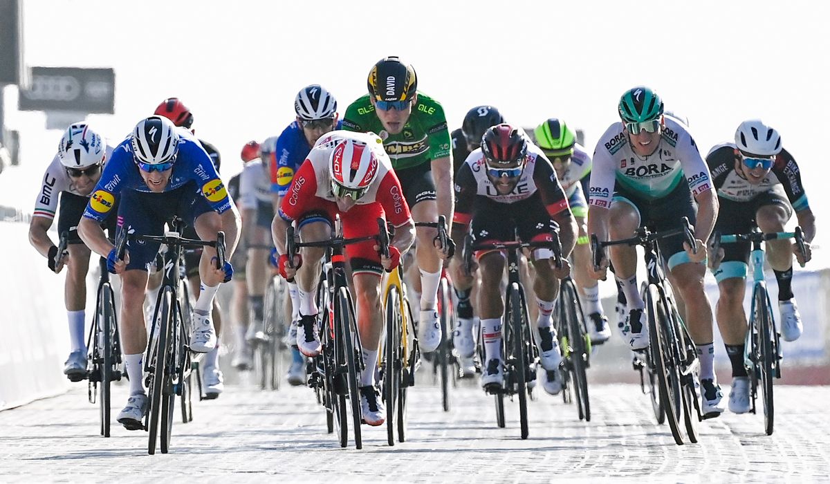 Cartel de lujo de velocistas para el UAE Tour
