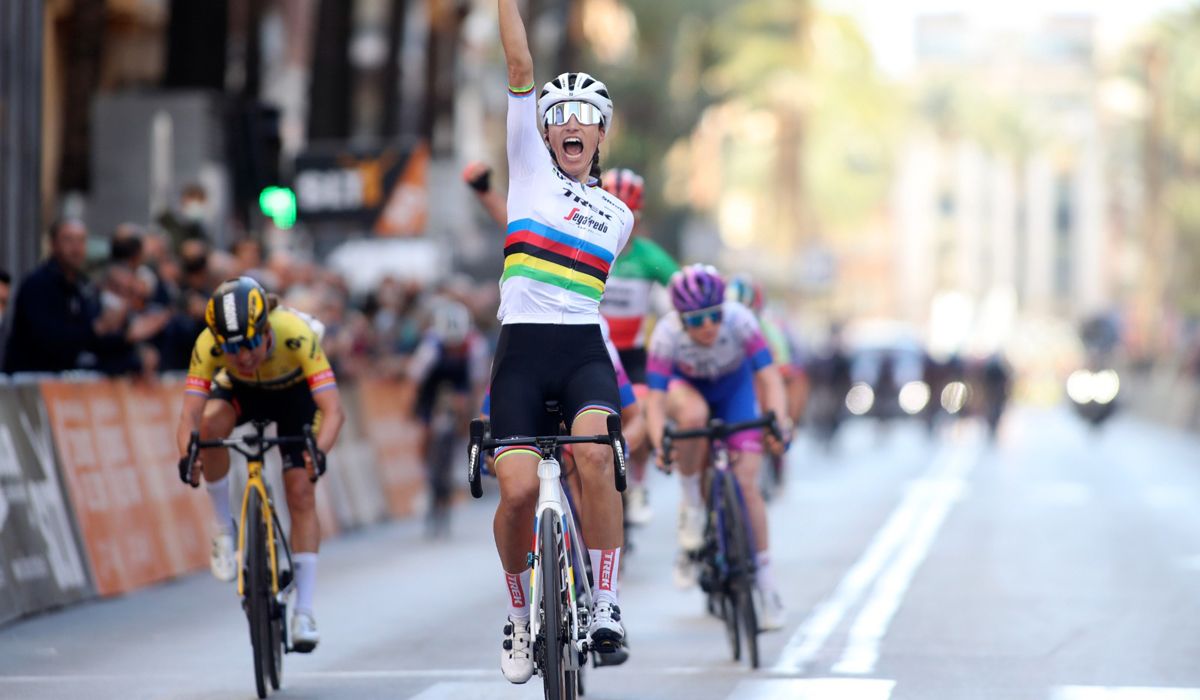 La campeona del mundo Elisa Balsamo gana en Gandia y lidera la Setmana Valenciana