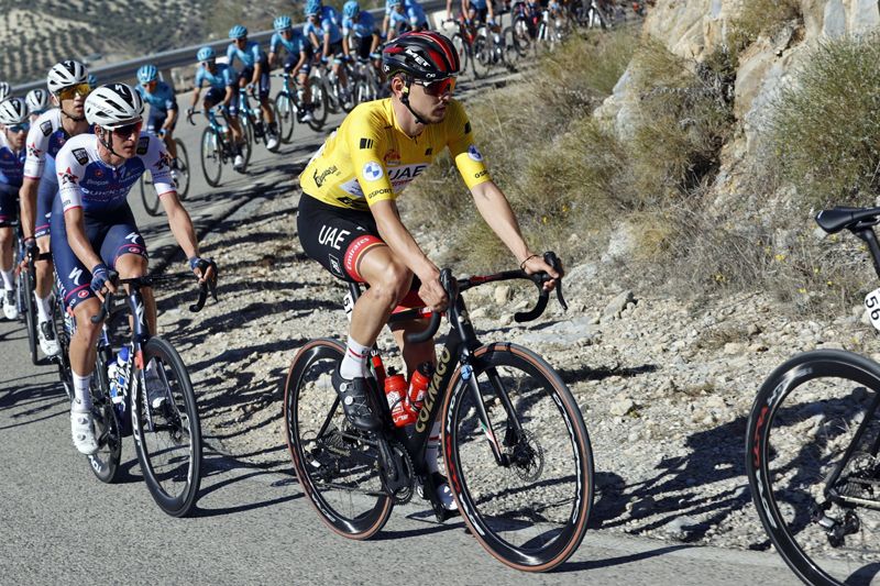 Alessandro Covi sigue de líder en la Vuelta a Andalucía