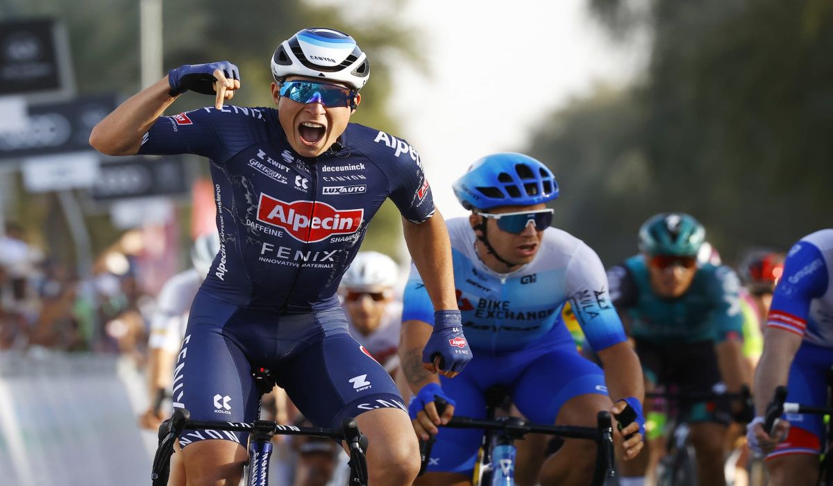 Jasper Philipsen estrena el UAE Tour con una victoria