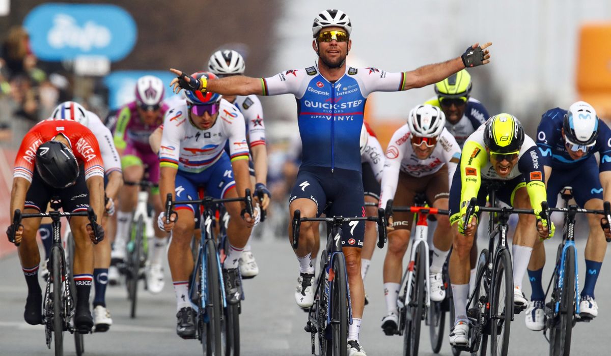 Cavendish se impone al sprint en la Milán Turín y suma la victoria 159 de su carrera