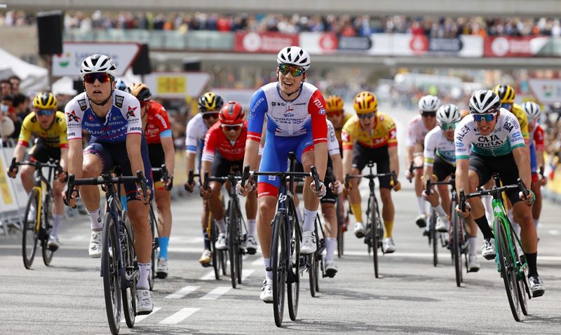 Andrea Bagioli se lleva el triunfo en la 7ª etapa de la Volta a Catalunya Andrea Bagioli se lleva el triunfo en la 7ª etapa de la Volta a Catalunya