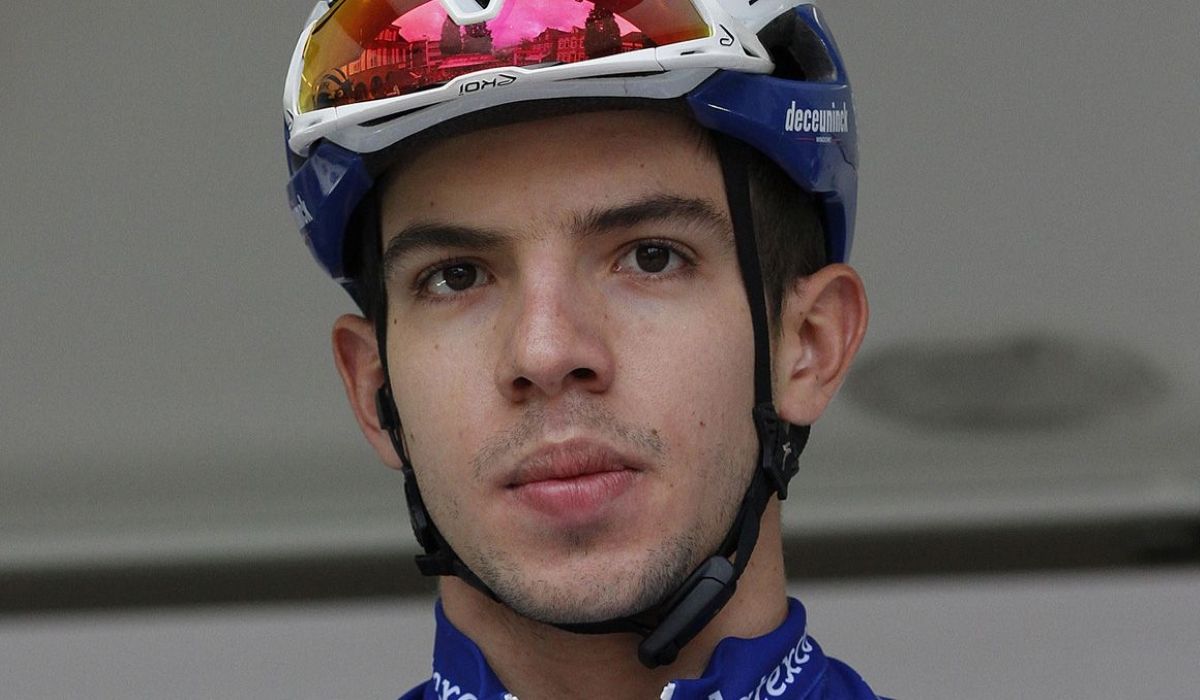 Álvaro Hodeg ya ha podido ponerse en pie tras su grave accidente de diciembre. 