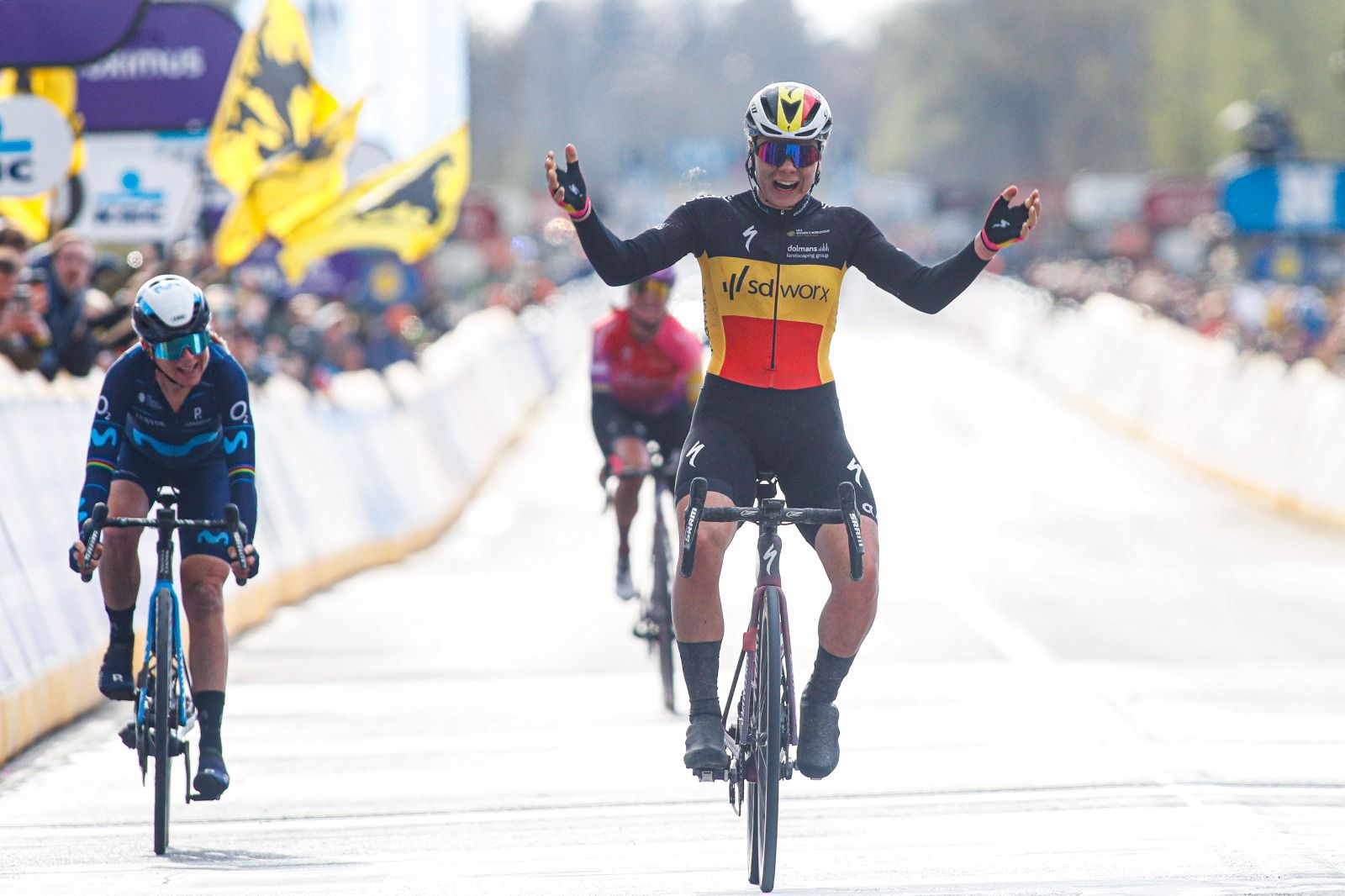 Kopecky se lleva el Tour de Flandes femenino 2022.