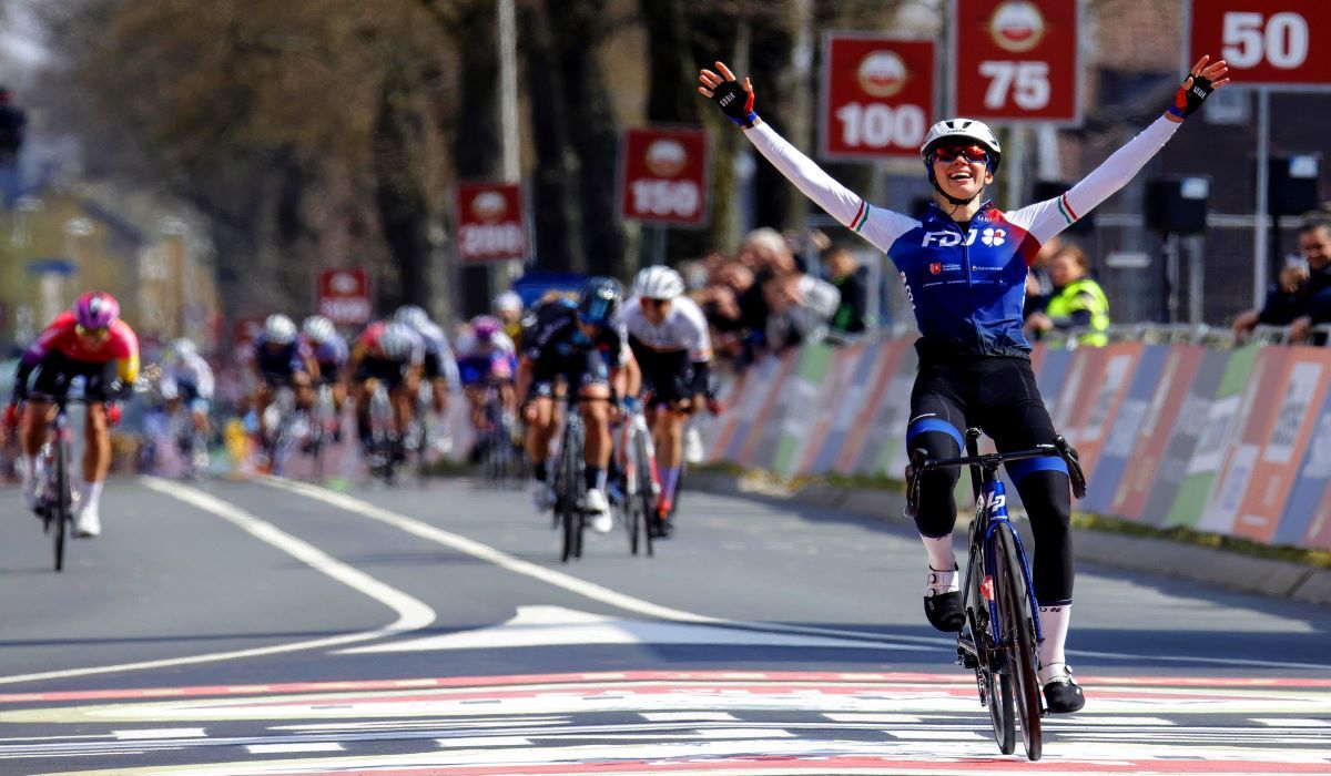 Así celebró Marta Cavalli su victoria en la Amstel Gold Race en categoría femenina