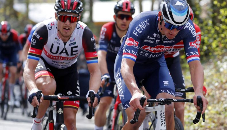 Mathieu van der Poel no contó con ayuda cuando quiso perseguir al grupo de cabeza Mathieu van der Poel no contó con ayuda cuando quiso perseguir al grupo de cabeza