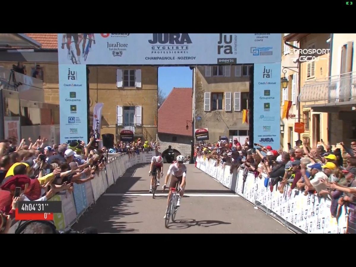 Ben O'Connor se impuso por delante de Jesús Herrada en el Tour du Jura