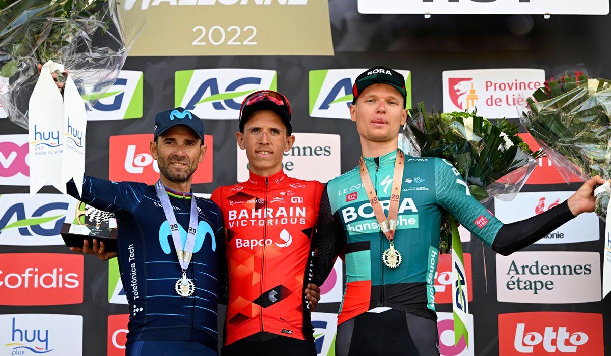 Alejandro Valverde, en el podio de la Flecha Valona junto a Teuns y Vlasov