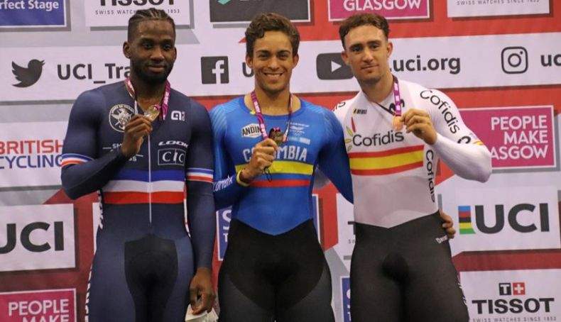 Podio final tras la disputa del Kilómetro CRI con Alejandro Martínez en tercer lugar.