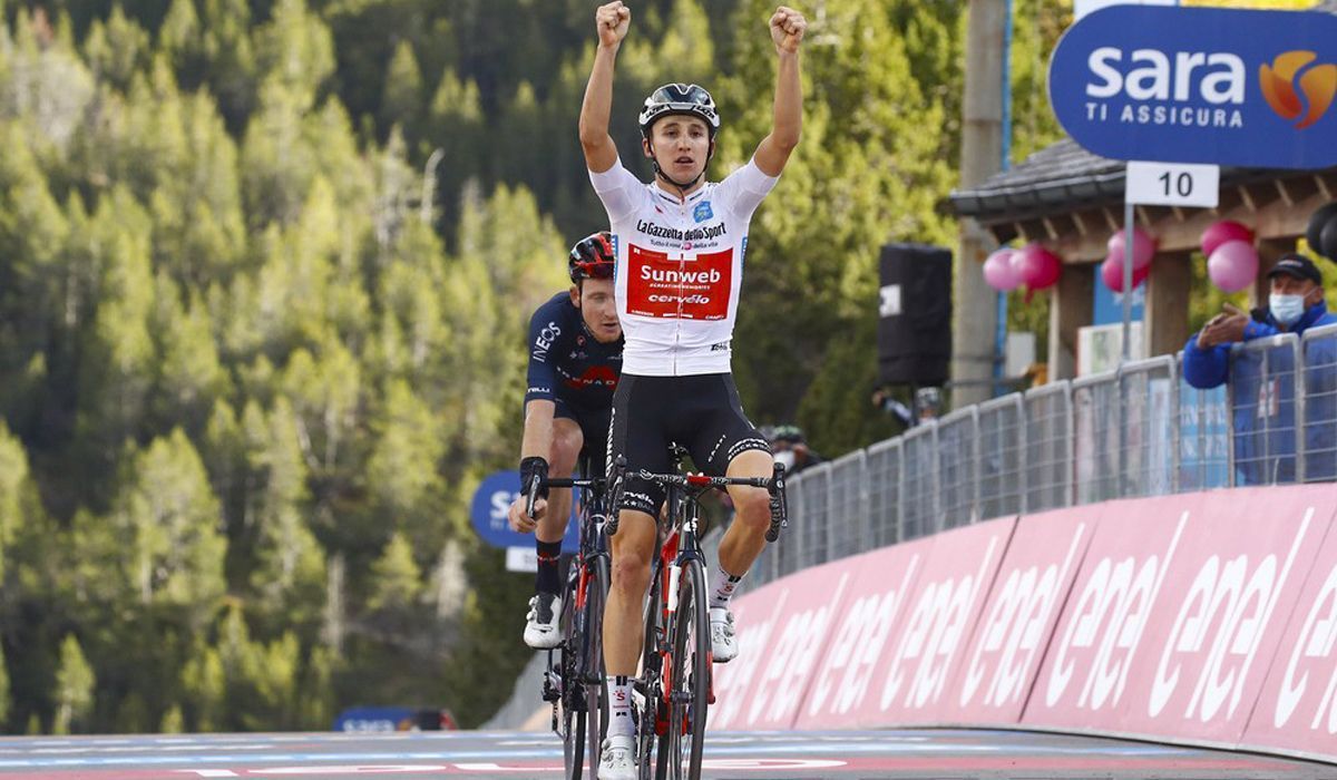 La última vez que se ascendió el Stelvio, Jai Hindley fue el vencedor de la etapa