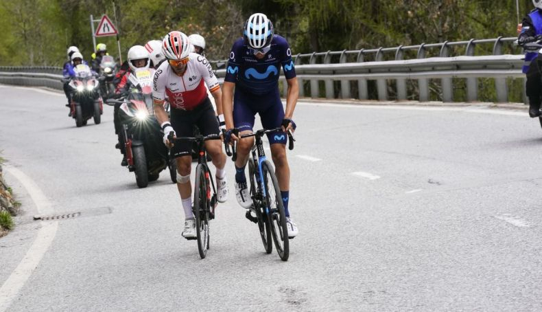 Óscar Rodríguez e Ion Izaguirre poco antes de ser absorbidos por la escapada Óscar Rodríguez e Ion Izaguirre poco antes de ser absorbidos por la escapada