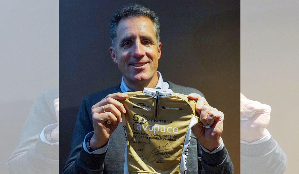 Miguel Induráin apadrina la Marcha Ciclista Avapace en el 50 aniversario de la asociación