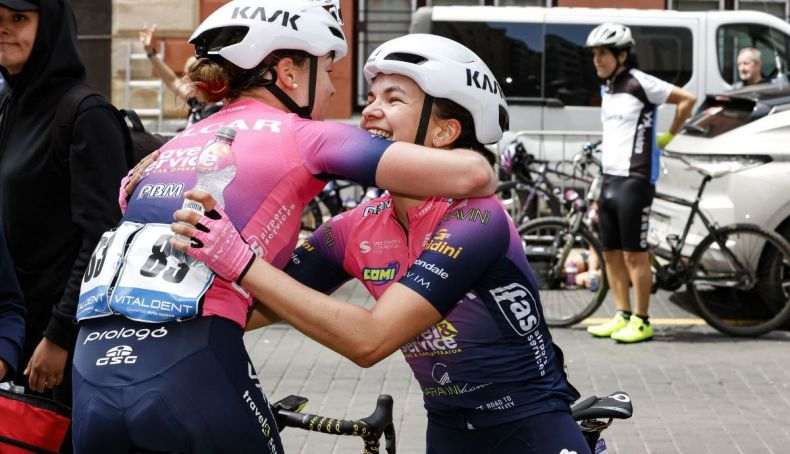 Olivia Baril en línea de meta tras imponerse en la IV edición del GP Ciudad de Eibar.