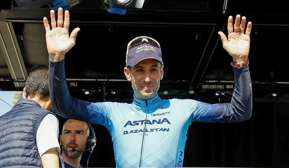 Vincenzo Nibali en una imagen de la etapa de hoy, que ha finalizado en su Messina natala
