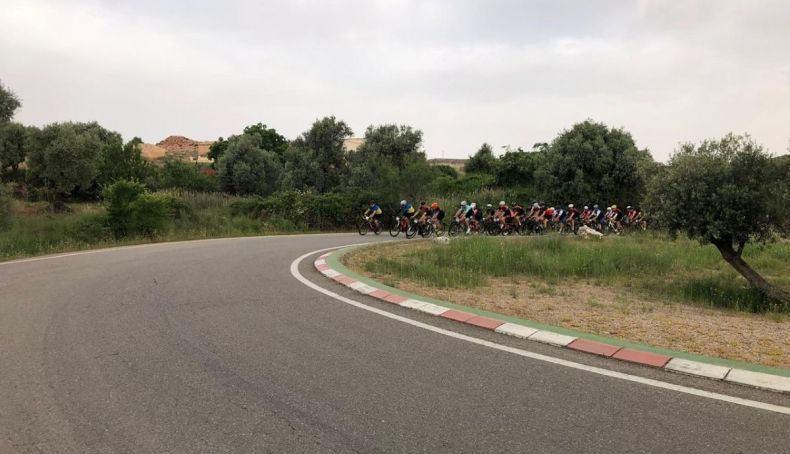 Primeros kilómetros de la prueba con Indurain encabezándola Primeros kilómetros de la prueba con Indurain encabezándola