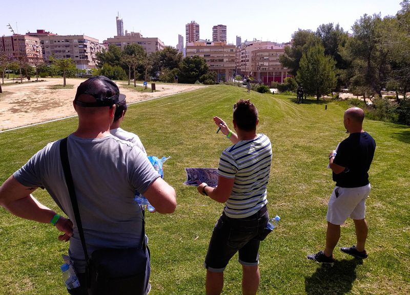 Un instante del trabajo de reconocimiento y diseño del circuito de la Copa del Mundo de Ciclocross Benidorm Costa Blanca Un instante del trabajo de reconocimiento y diseño del circuito de la Copa del Mundo de Ciclocross Benidorm Costa Blanca