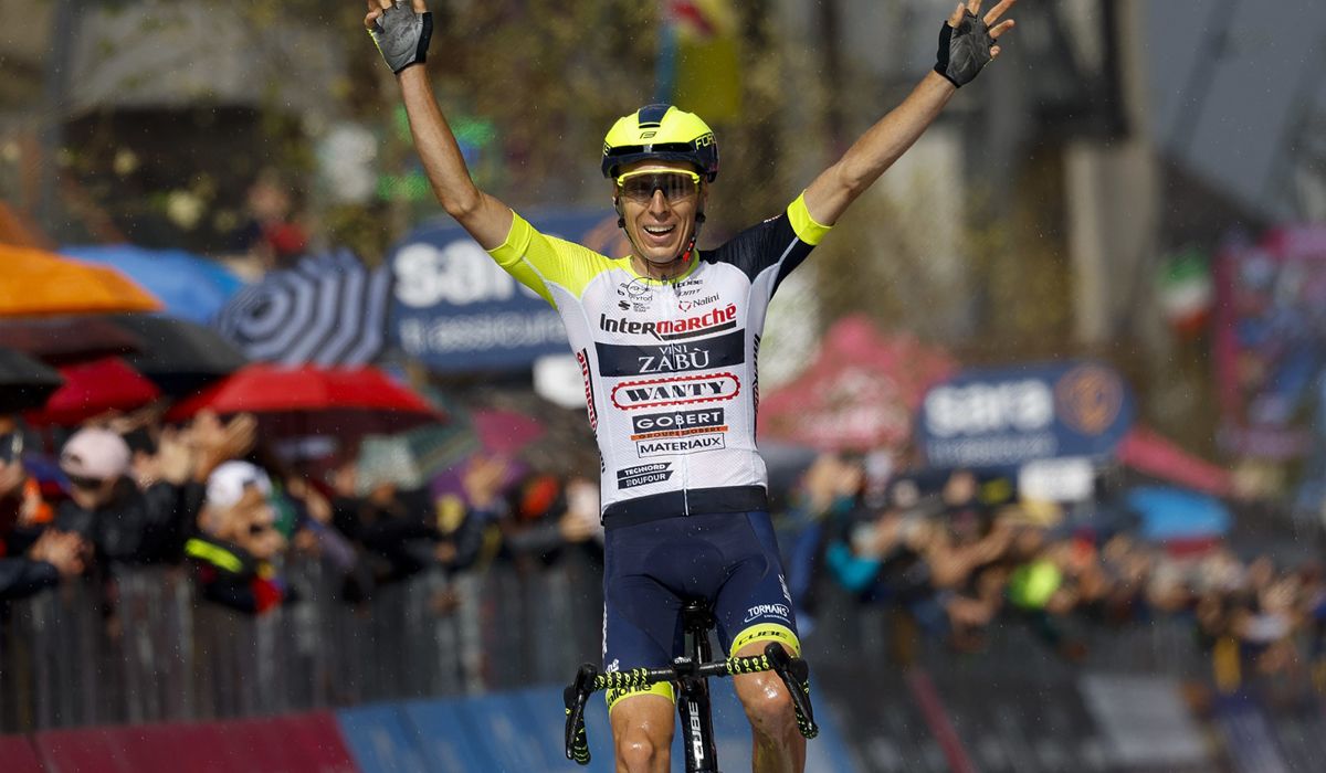 El checo Jan Hirt gana en Aprica. Foto Ilario Biondi   Sprint Cycling Agency