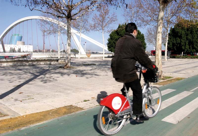 El Ayto. de Sevilla renuncia a la movilidad ciclista
