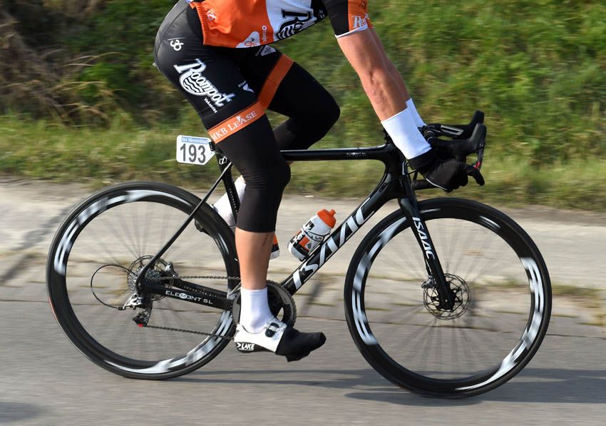 La UCI suspende el uso de frenos de disco en las carreras profesionales