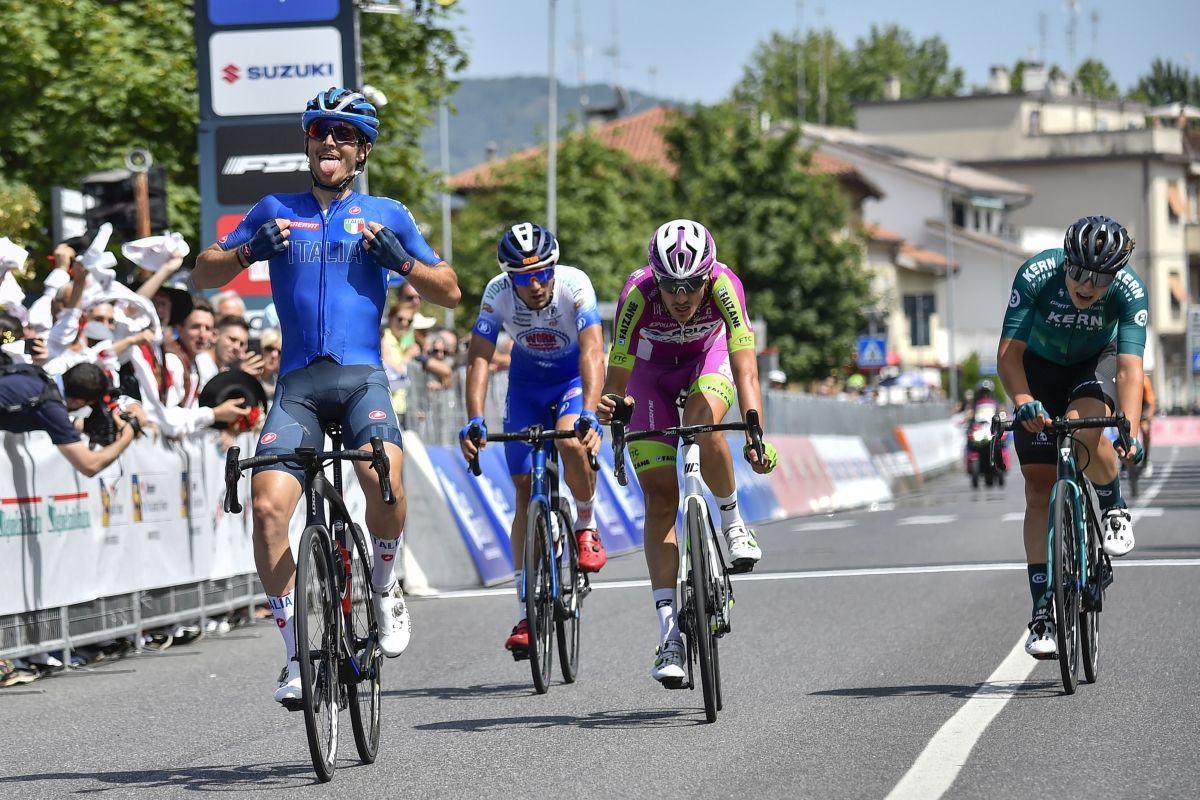 Scaroni celebró en meta su primera victoria de la temporada. 