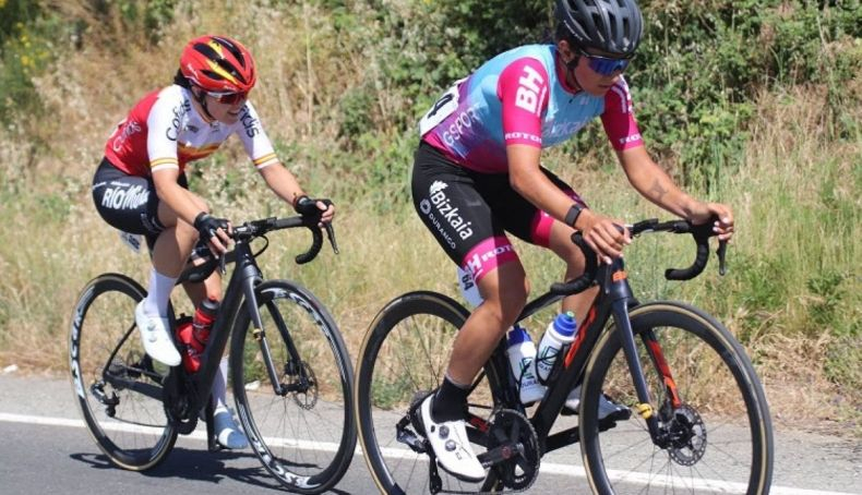 Corredoras durante la disputa del IV Trofeo Femenino del Ayuntamiento de Estella.