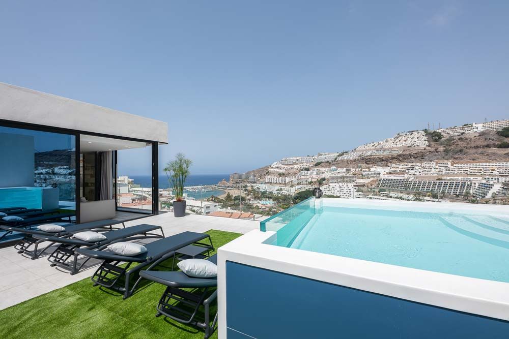 The One Luxury Apartments