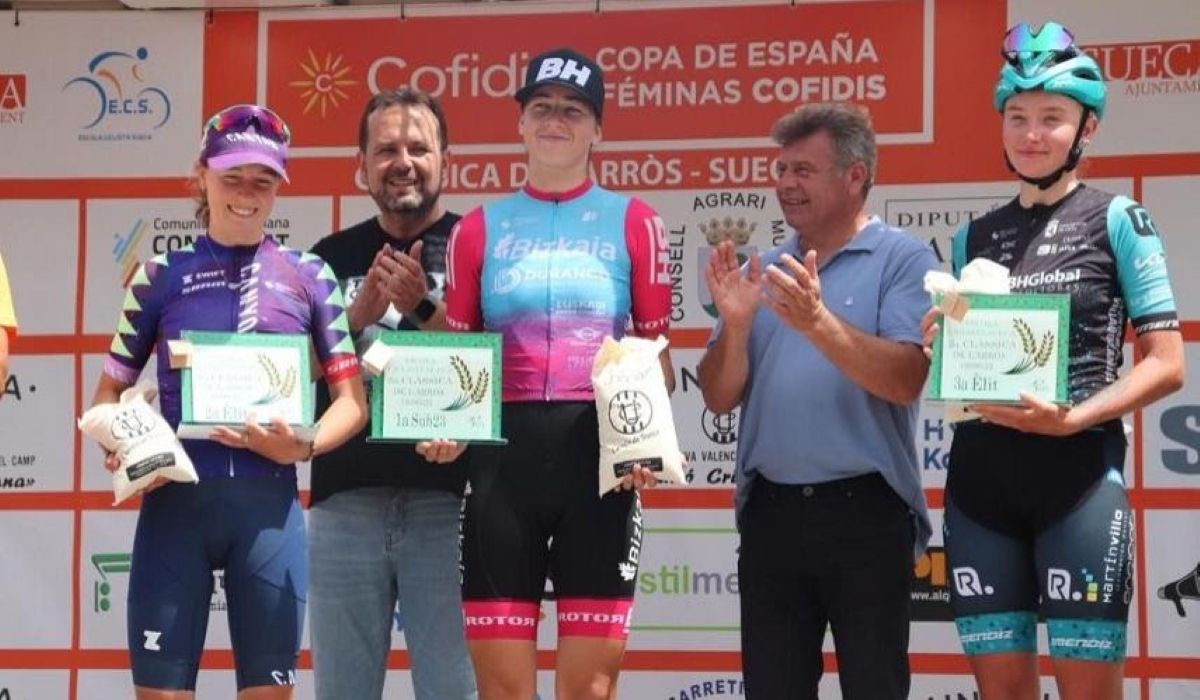Podio de la categoría elite tras la disputa de la última prueba de la Copa de España Féminas