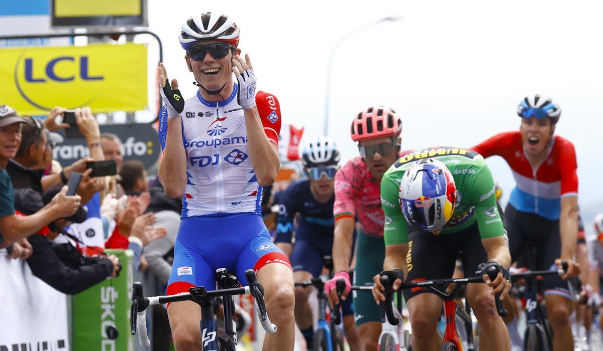 Gaudu le arrebató la victoria a Van Aert en la tercera etapa del Dauphiné