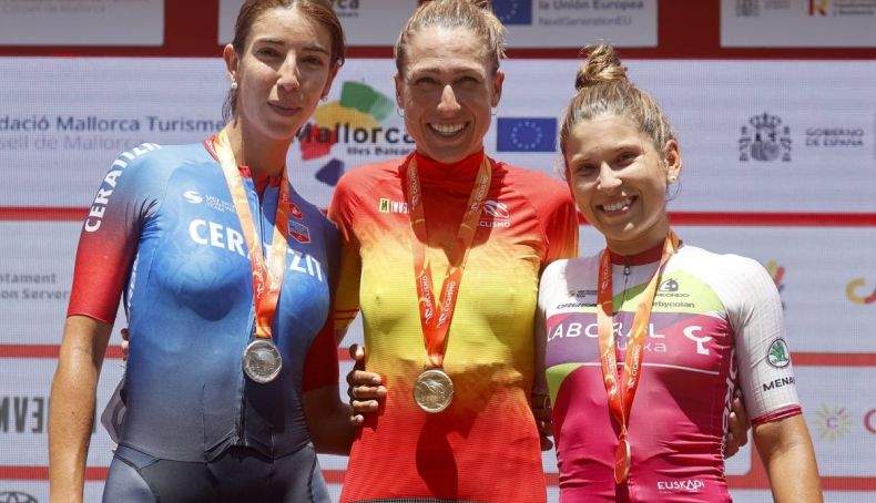Podio final de los nacionales femeninos de ruta.