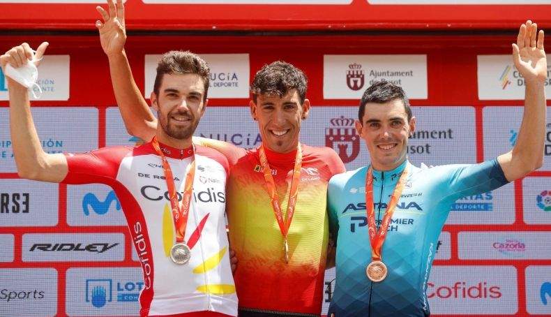 Podio de la edición del año pasado de la prueba en ruta con Omar Fraile como ganador.