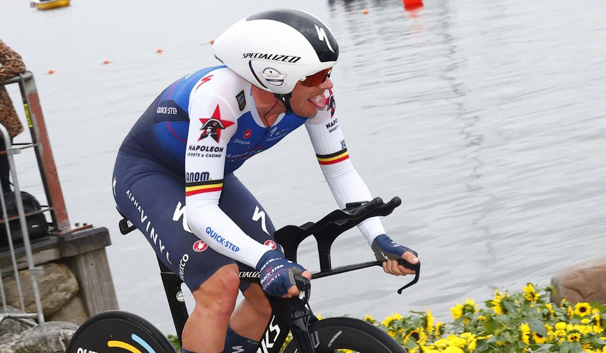 Yves Lampaert empieza el Tour vestido de amarillo. Foto Luca Bettini (Sprint Cycling Agency)